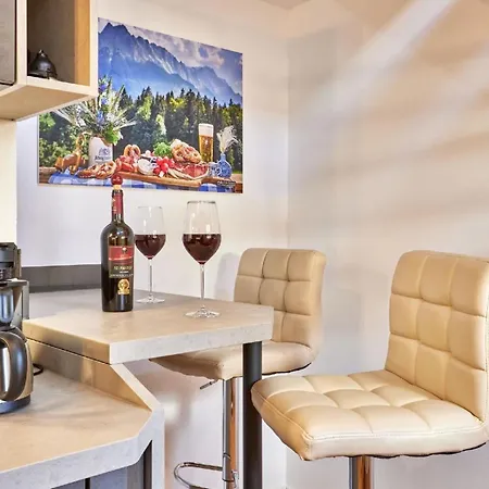 Apartment In Mit Grossem Balkon *
